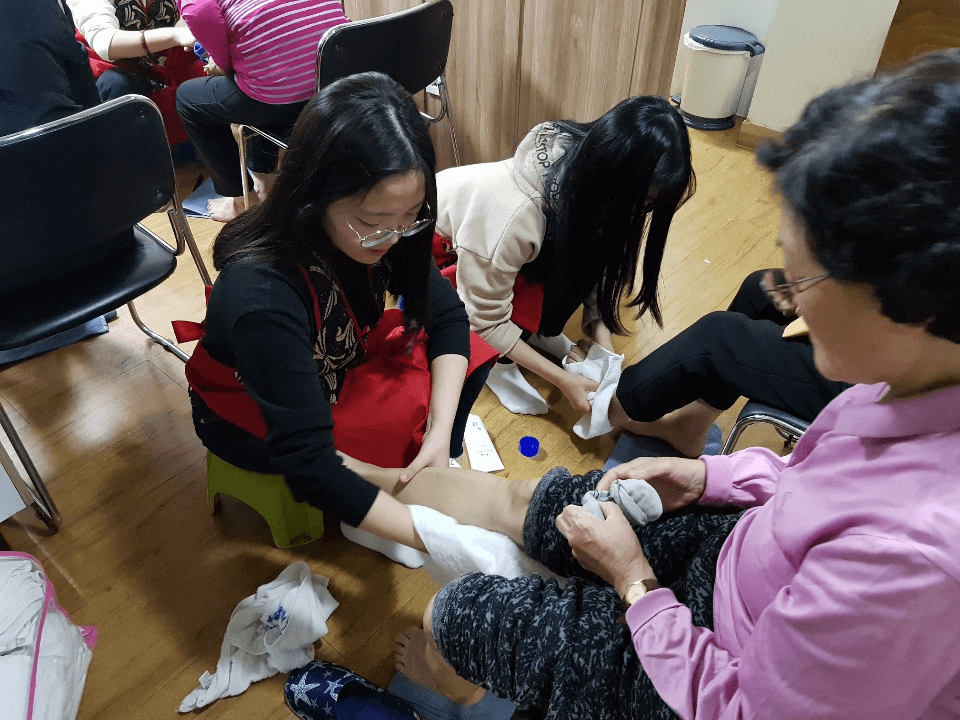 봉사로 세상을 변화시키는 따뜻한 사람들