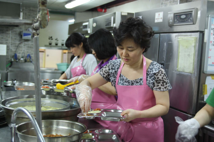 봉사로 세상을 변화시키는 따뜻한 사람들