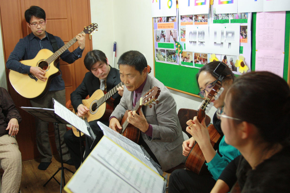 독거노인 지원 37